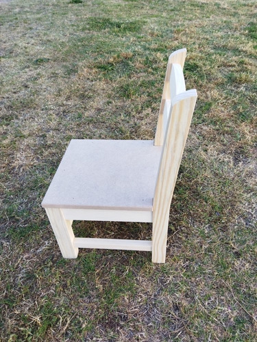 Imagen 3 de 6 de Sillas Infantiles De Madera Fuertes Y Bien Terminadas