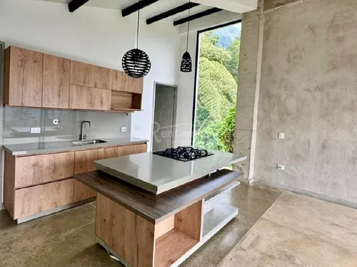 Casa En Venta En Loma Del Escobero. Cod V776075