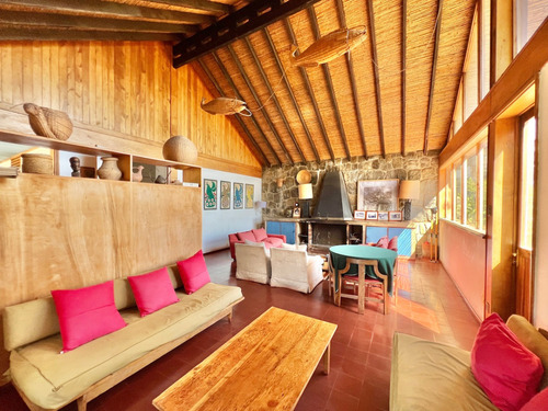 Interesante Casa En Venta En Zapallar Con Mucho Potencial