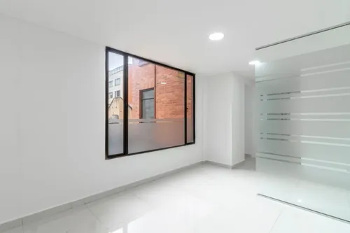 Local En Arriendo/venta En Chapinero Alto. Cod V22221