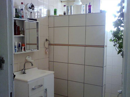 Imagem 8 de 18 de Apartamento Na Vila Melo Proximo Ao Mercado Luanda E Do Hiper Extra Ponto De Onibus E Lotacao Escolas Farmacias Bancos E Escolas Com 02 Dormitorios E Demais Dependencias - Hm1121