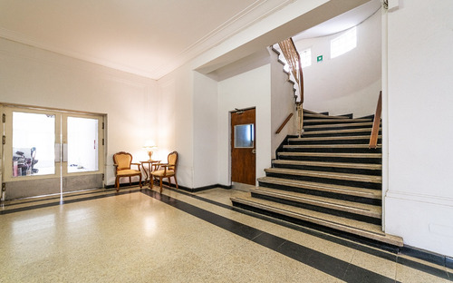 Al Lado De Casa Plan En Edificio Clasico De La Zona 1d-1b