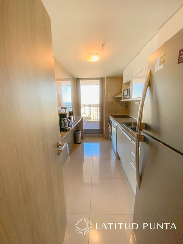 Apartamento Pasante Con Doble Balcón- Ref: 35