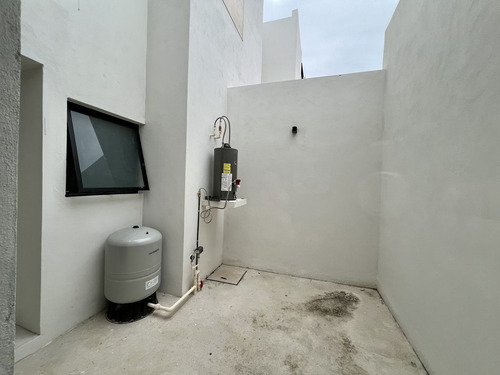 Casa En Venta Ubicada En Moravia Temozón Norte, Entrega Inmediata