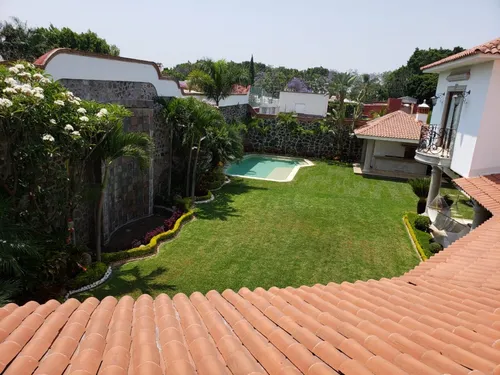 Excelente Casa En Zona Dorada De Cuernavaca, Espacios Amplios Y Acabados De Lujo.
