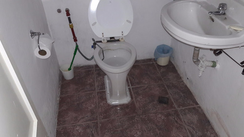 Imagen 10 de 30 de Galpón En Venta. 200 M2. 1 M2 Cub