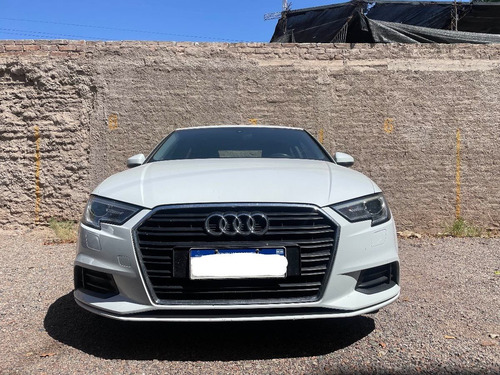 Imagen 2 de 8 de Audi A3 1.4t Sedán 150hp Stronic Línea Nueva
