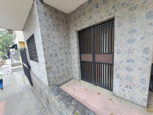 Venta De Apartamento En Las Acacias- Av. Victoria