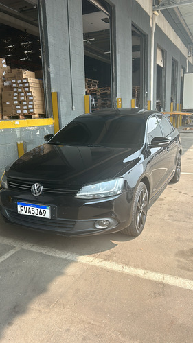 Volkswagen Jetta 2.0 Comfortline Flex 4p Automática