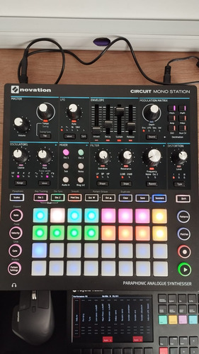 Sintetizador Análogo Novation Circuit Mono Station