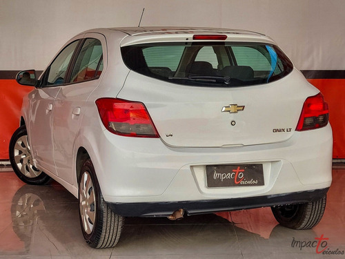Chevrolet Onix 1.4 MPFI LT 8V FLEX 4P MANUAL
