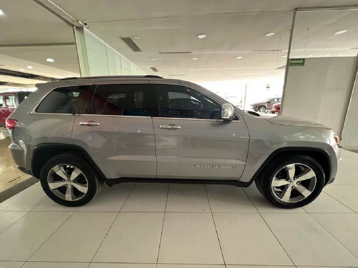 Jeep Grand Cherokee 5p Limited Lujo 4x2 V8/5.7 Aut