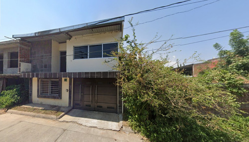 Sk09 Remate Bancario Casa En Hernández 7, Gómez, Uruapan
