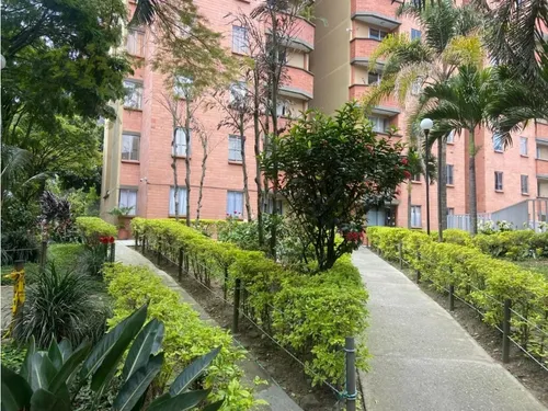 Apartamento En Venta Los Colores, Medellín