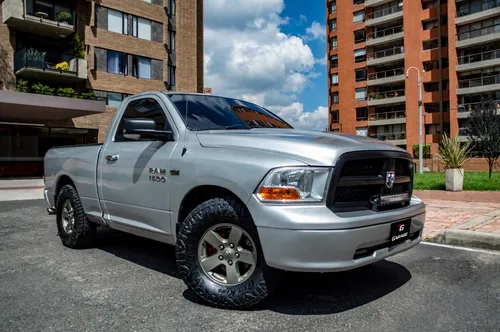 Dodge Ram 5.7 1500 Slt 4x2