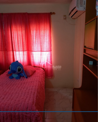 Apartamento En La Urbanización Bosque Real, Conjunto Residencial Los Pinos, Charallave.