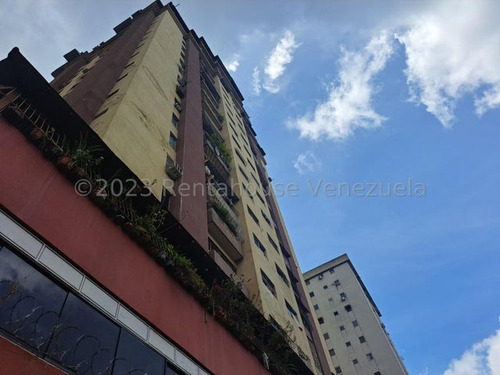 Se Ofrece En Venta Magnifico Y Super Amplio Apartamento En La Urbina