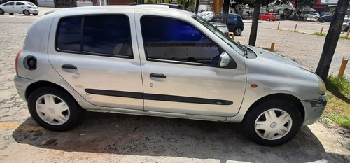 Imagem 1 de 8 de Renault Clio 2000 1.0 Rn 5p