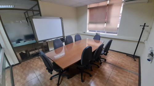 Arriendo Oficina Salida Metro Universidad De Chile, 660 Mts.