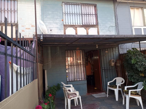 Casa En Venta De 2d 1b 1e.metro Las Mercedes En Puente Alto