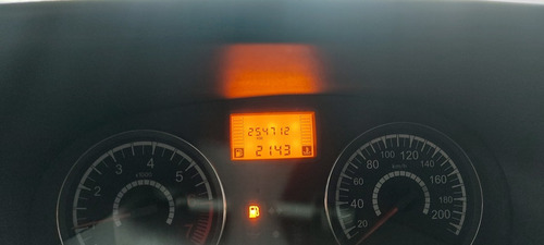 Imagem 11 de 15 de Renault Logan 2012