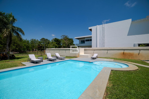 Casa En Venta En Residencial Lagos Del Sol