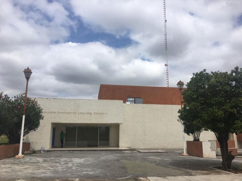 Oficina Comercial En Renta Veredas De Santa Rita