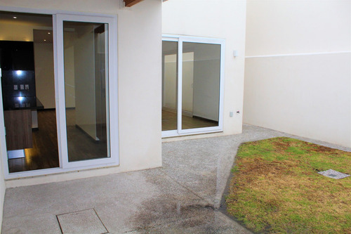 Imagen 9 de 14 de Venta De Casa Estilo Contemporánea El Refugio Ycc