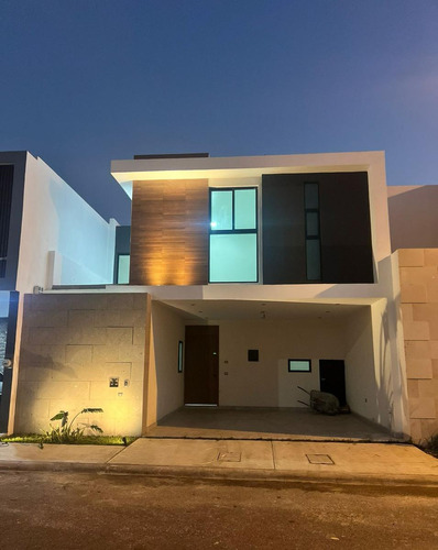 Casa En Venta En Fraccionamiento Lomas De La Rioja