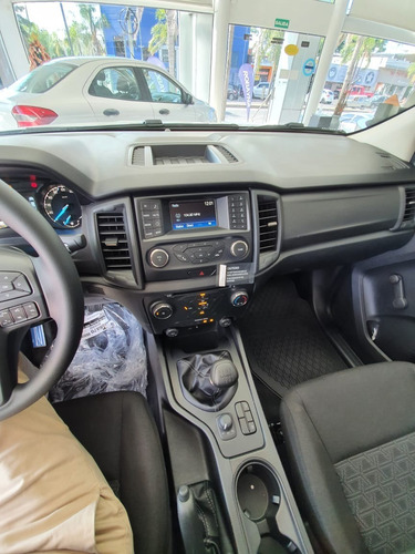 Imagen 13 de 15 de Ford Ranger Xl 4x2 Cabina Simple Mt En Stock Blanco
