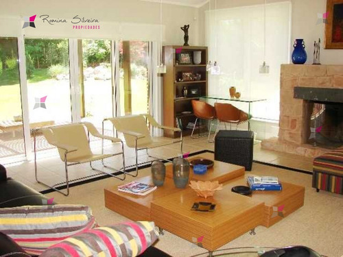 Casa En Golf, 5 Dormitorios *- Ref: 7618