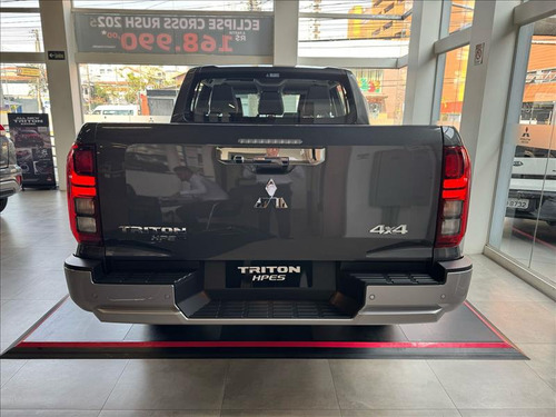 Mitsubishi Triton 2.4 Biturbo cd Hpe-s 4x4