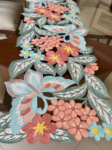 Camino De Mesa Bordado A Mano En Diseño De Mariposas 1.70 Multicolor Bordado Mariposa