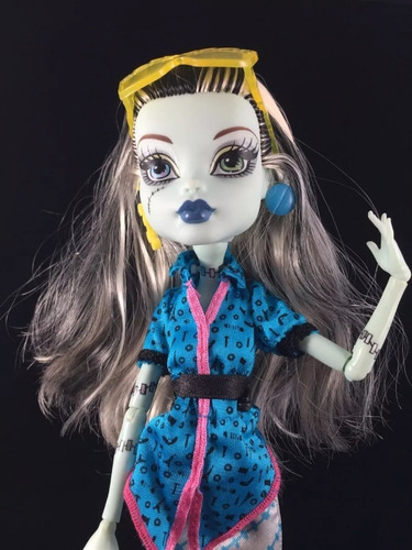 Muñeca Monster High Solo Blusa