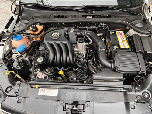 Volkswagen Jetta 2.0 Comfortline Flex 4p