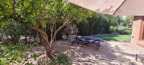 Casa Estilo Ingles En Venta De 7 Dorm. Las Brisas En Colina