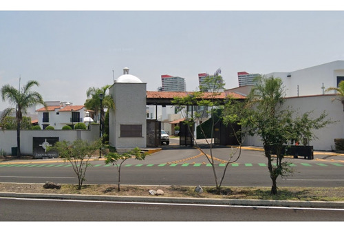 Casa En Remate En Claustros Del Sur, Queretaro F-700