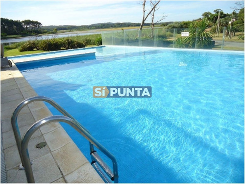 Imagen 16 de 16 de Apartamento De 3 Dormitorios Y Dependencia, Playa Mansa