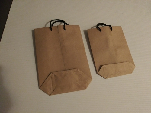 Imagen 3 de 3 de Bolsas Pequeñas Papel Kraft / 12 Unidades