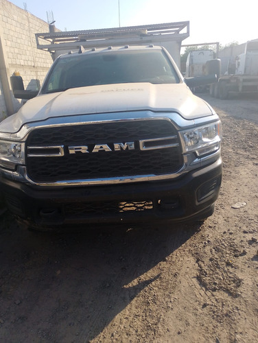 RAM 4000 5.7 6.7l Chasis Crew Cabina 4x4 At