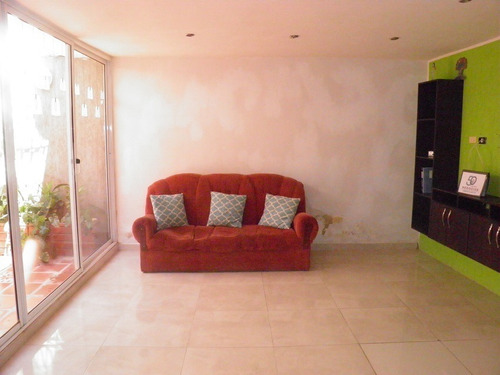 Imagen 7 de 12 de Town House Con Lindos Acabados.