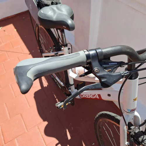 Bicicleta Orbea Comfort 32 Hibrida Con Accesorios Gris/granate 28 " (Usado)