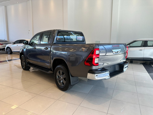 Toyota Hilux Pick-up 2.8 Cd Srv 204cv 4x4