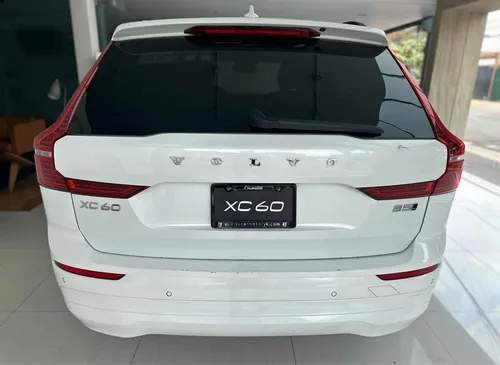 Camioneta Volvo Xc60 2022 Mild-hybrid Crystal White 35000 Ki