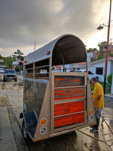 Tráiler De Un Puesto Para Caballos 