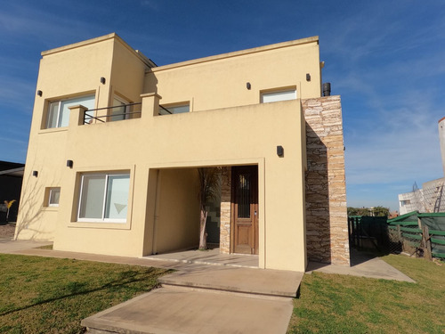 Oportunidad! Casa En Lote Interno - Puertos - Araucarias