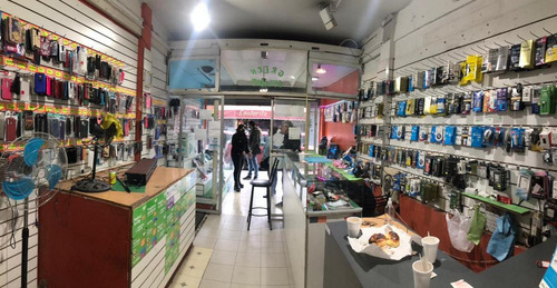 Imagen 4 de 12 de Local Comercial En Galería Y Con Entrada Independiente Desde La Calle 76 M²- Liniers