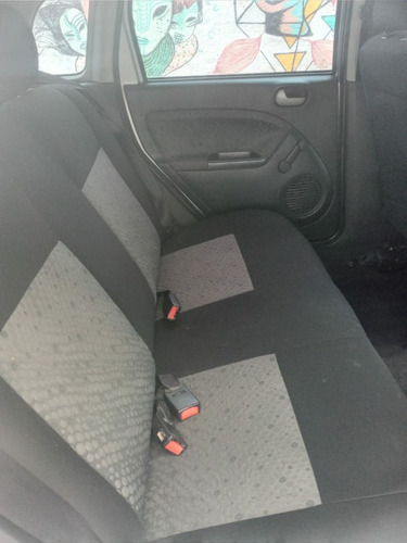 Imagem 4 de 8 de Ford Fiesta 2011 1.0 Flex 5p