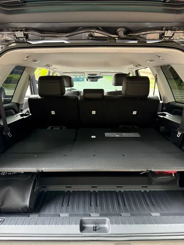 Toyota Sequoia 3.5 V6 Sr5 4X4
