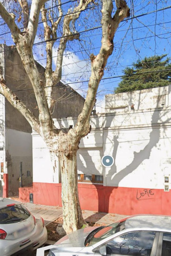 Casa De 8,66 X 38,51 En Villa Del Parque
